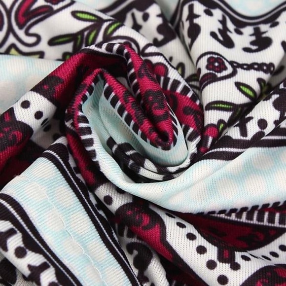 Stretchy Boho Zig Zag Halter Crop Top O/S - Picture 5 of 5